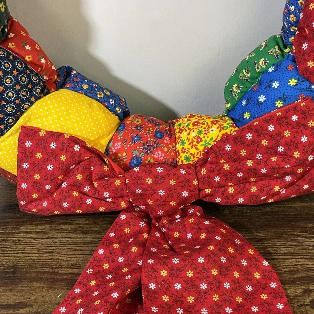 Vintage Hand Stitched‎ Quilt Patch Work Fabric Wreath 19